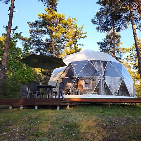 Camping Rcn Les Collines De Кастелан Екстериор снимка