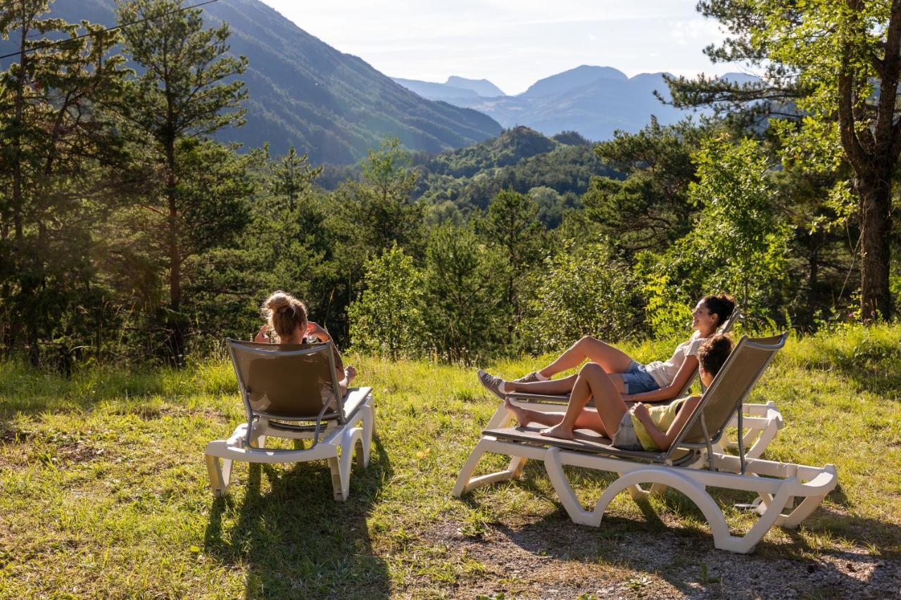 Camping Rcn Les Collines De Кастелан Екстериор снимка