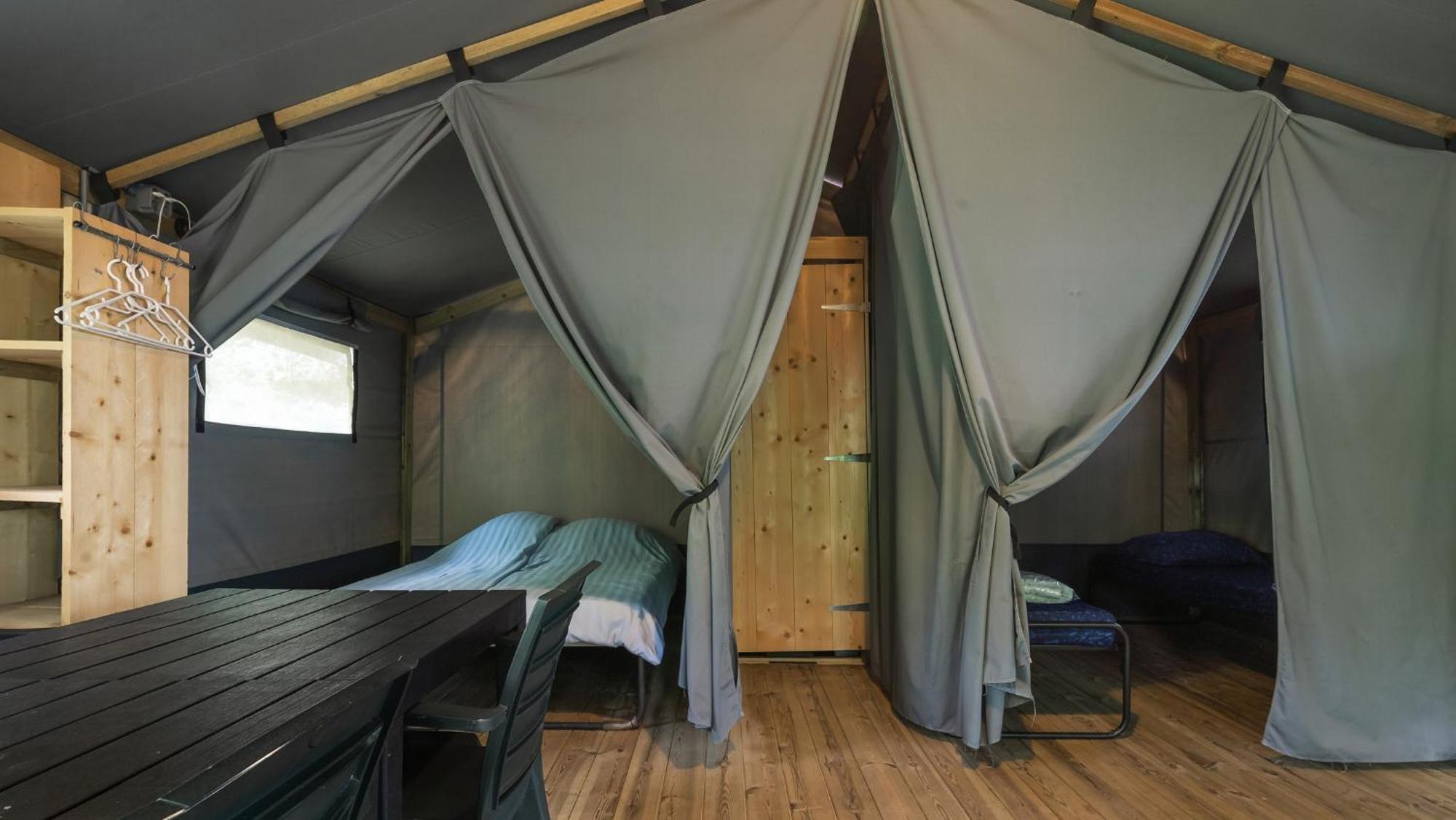 Camping Rcn Les Collines De Кастелан Екстериор снимка
