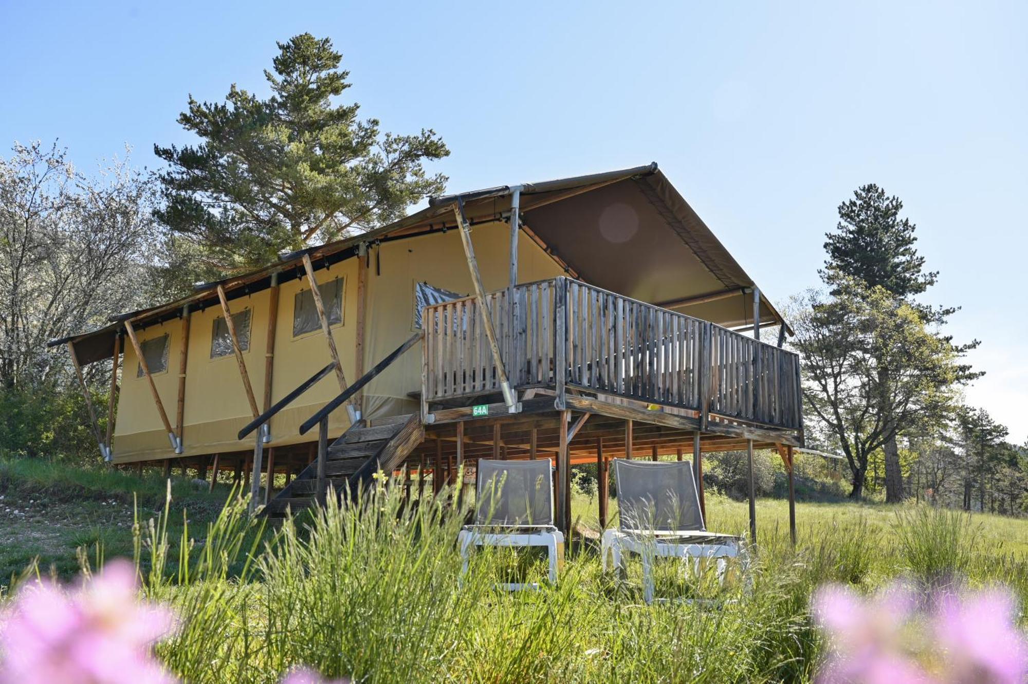 Camping Rcn Les Collines De Кастелан Стая снимка
