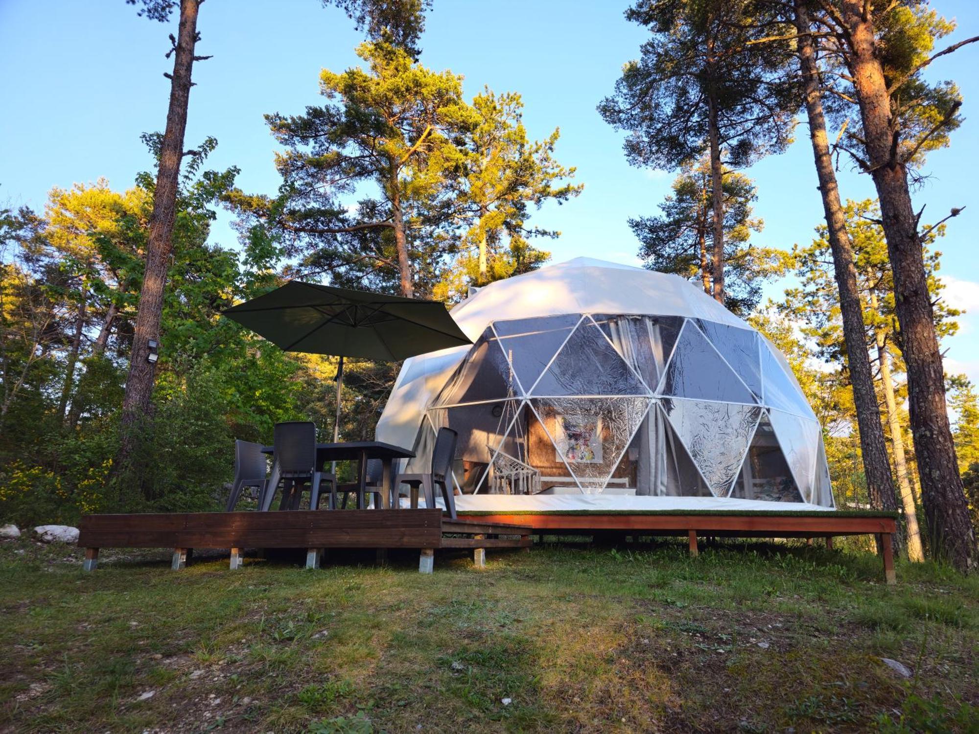 Camping Rcn Les Collines De Кастелан Екстериор снимка